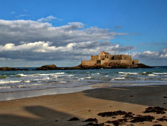 beautiful shot of fort national saint malo franc 2025 02 03 03 57 45 utc
